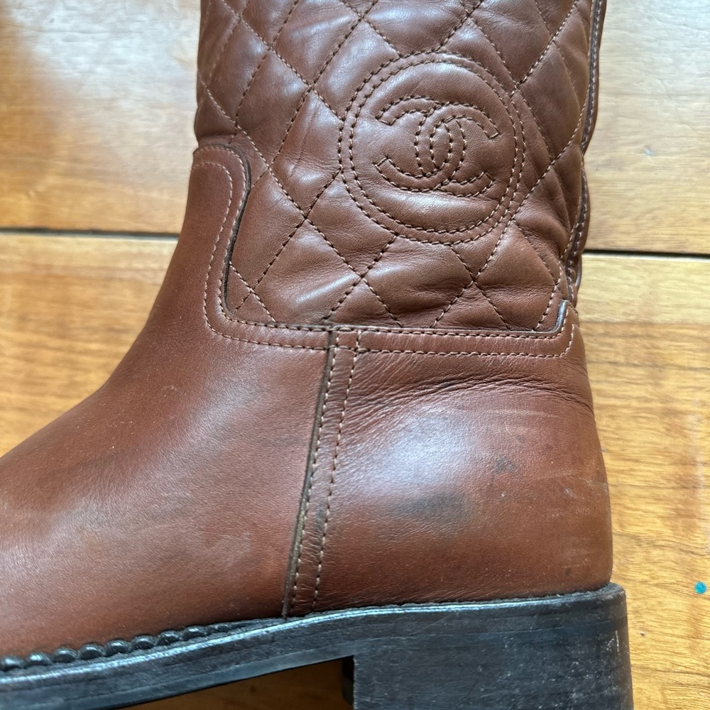 Chanel Women's CC Cap Toe Boots Quilted Leather Brown size :38 running small - Picture 12 of 16
